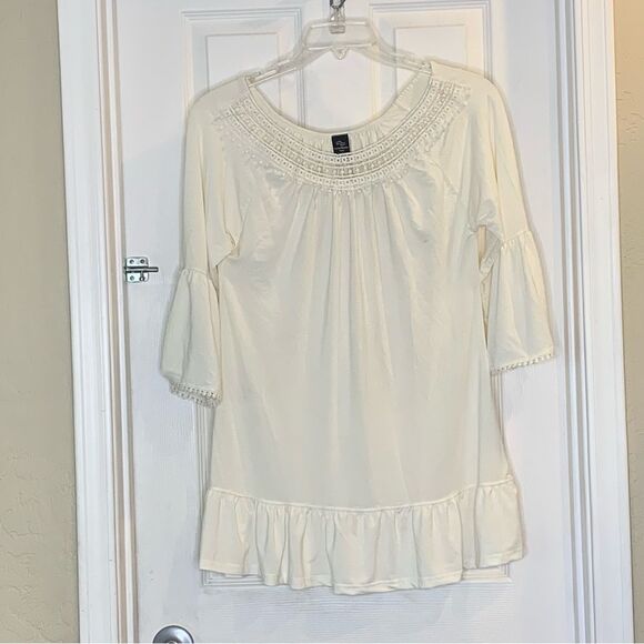 WinWin Crochet Neckline Tunic Cream Color Size Small-Medium - Picture 8 of 9